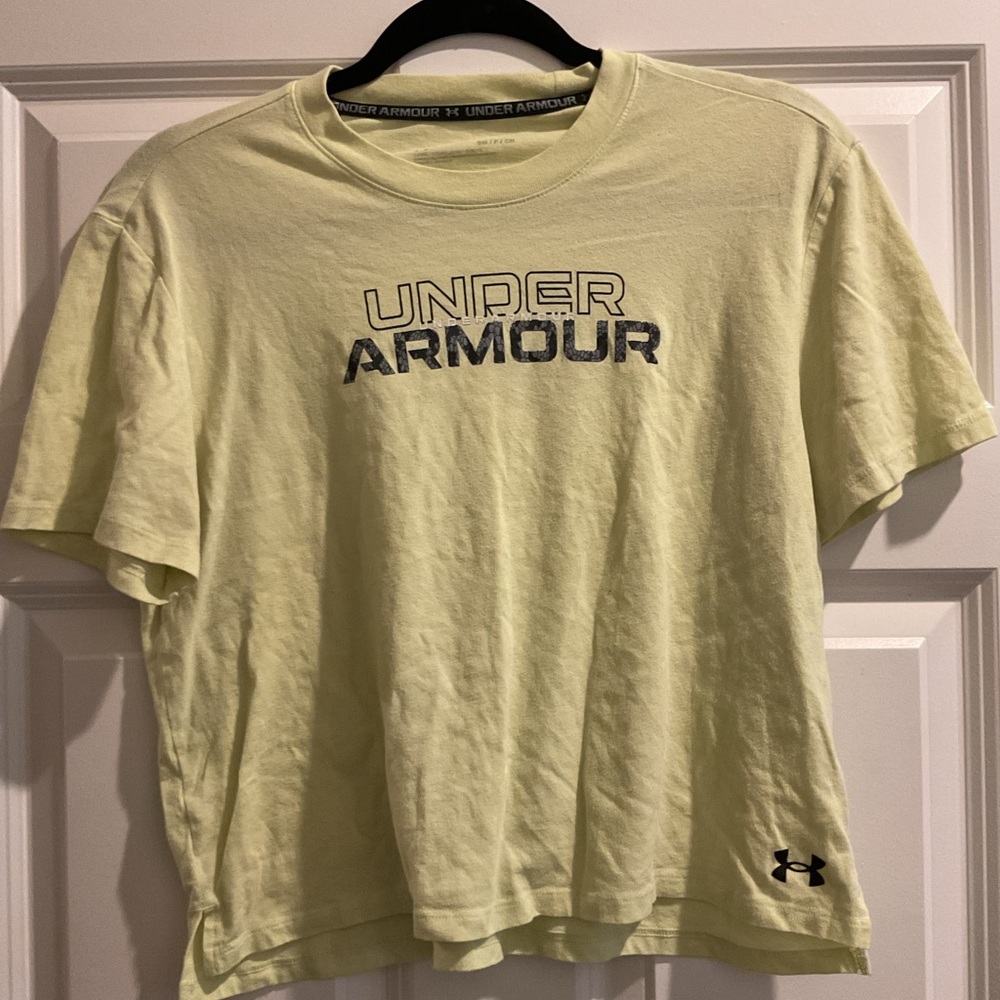 Under Armour womens Pale Yellow Short Sleeve Tee